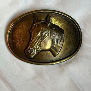 Horse head belt buckle with brass color